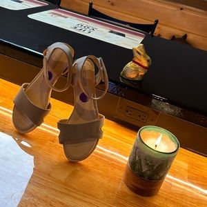 Cute New 8.5 me too Adam tucker